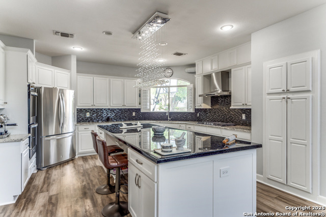 Listing photo id 11 for 19111 Nature Oaks