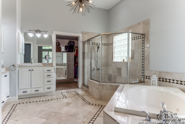 Listing photo id 17 for 19111 Nature Oaks