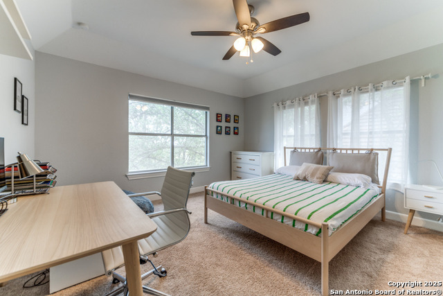 Listing photo id 24 for 19111 Nature Oaks