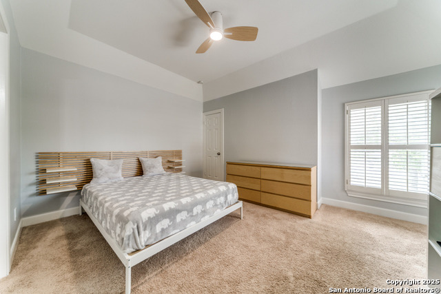 Listing photo id 26 for 19111 Nature Oaks