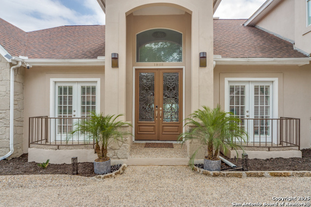 Listing photo id 1 for 19111 Nature Oaks