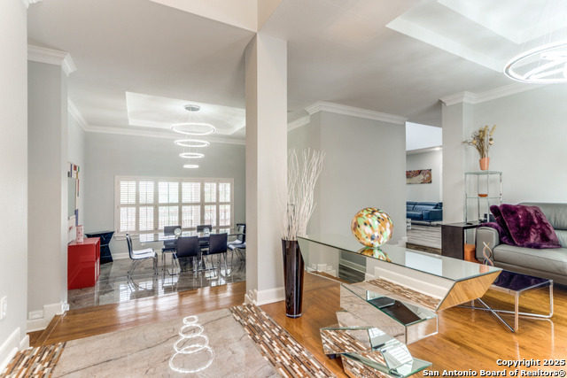 Listing photo id 5 for 19111 Nature Oaks