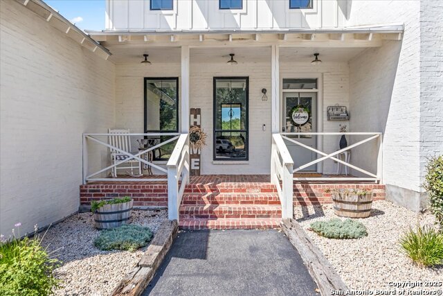 Image 10 of 79 For 205 Longwood Dr.