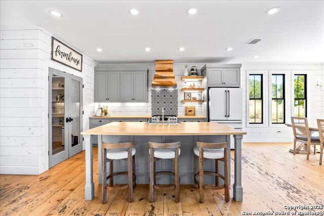 Image 13 of 79 For 205 Longwood Dr.