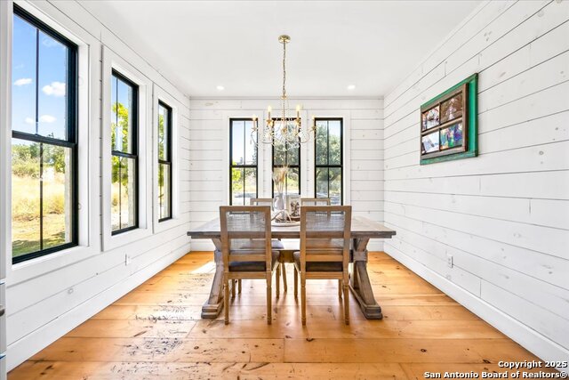 Image 18 of 79 For 205 Longwood Dr.