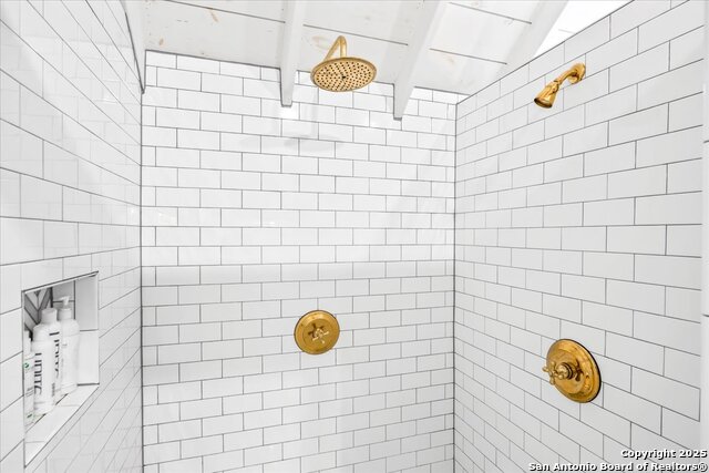 Image 24 of 79 For 205 Longwood Dr.