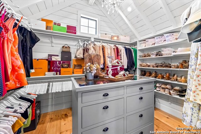 Image 25 of 79 For 205 Longwood Dr.