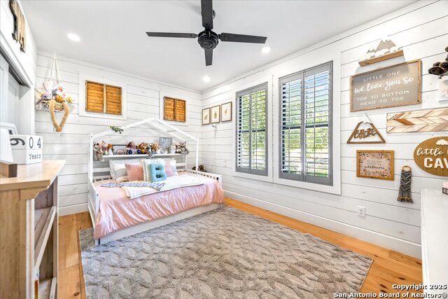 Image 28 of 79 For 205 Longwood Dr.