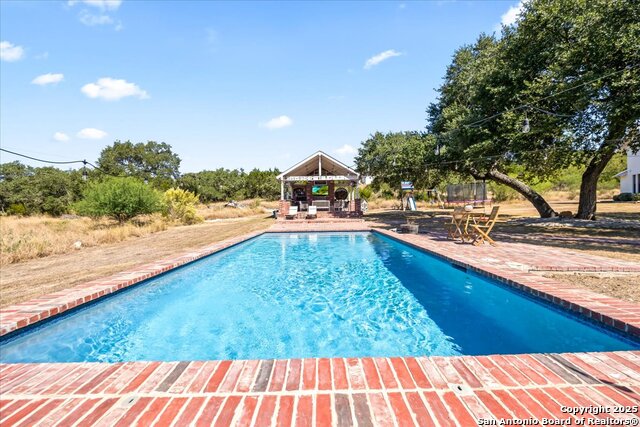 Image 38 of 79 For 205 Longwood Dr.