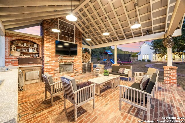 Image 68 of 79 For 205 Longwood Dr.