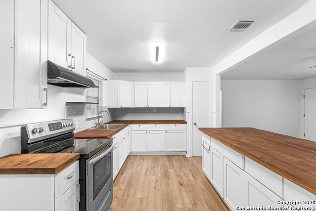 Listing photo id 10 for 351 Eland  