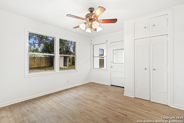 Listing photo id 18 for 351 Eland  