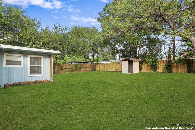 Listing photo id 24 for 351 Eland  