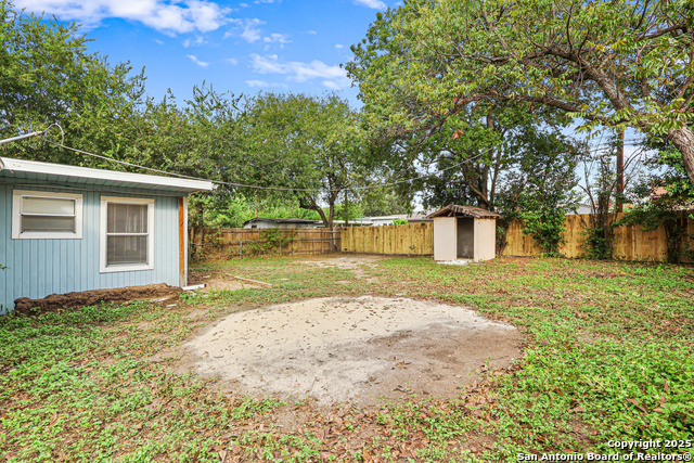 Listing photo id 25 for 351 Eland  