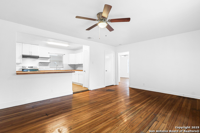 Listing photo id 4 for 351 Eland  