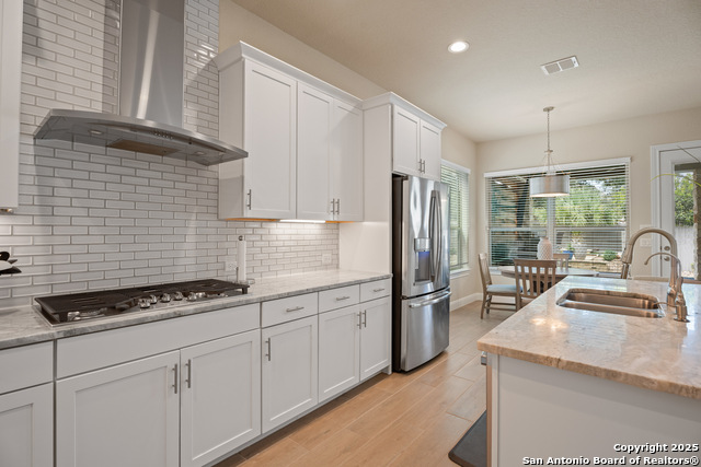 Image 10 of 43 For 17419 Hillsedge