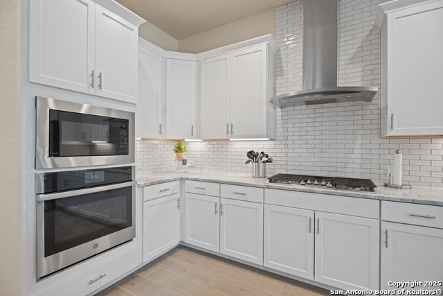 Image 13 of 43 For 17419 Hillsedge