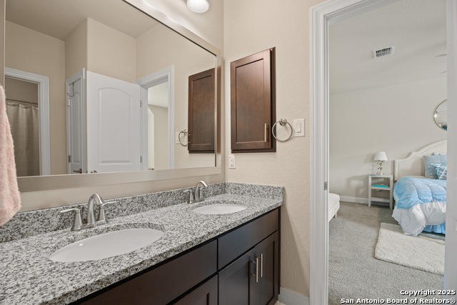 Image 22 of 43 For 17419 Hillsedge