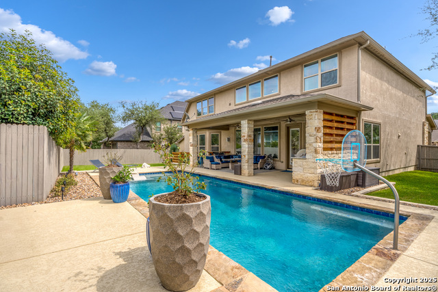 Image 3 of 43 For 17419 Hillsedge