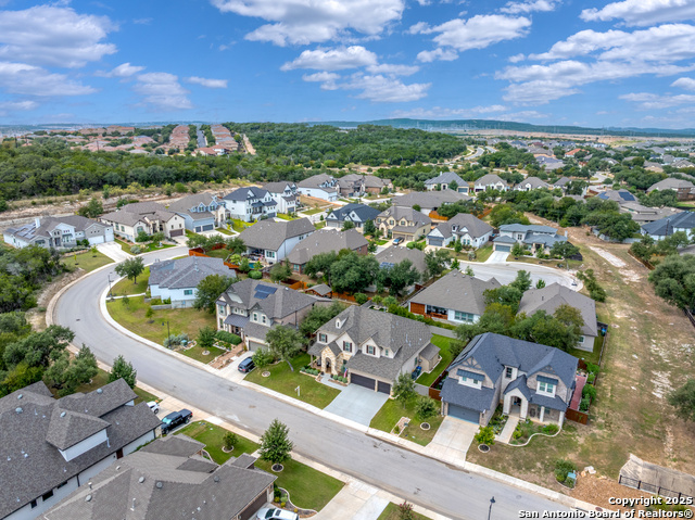 Image 35 of 43 For 17419 Hillsedge