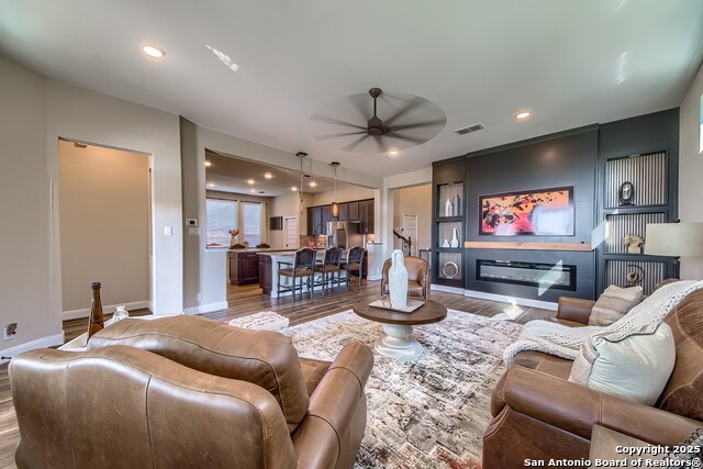 Image 12 of 47 For 950 Lone Cypress