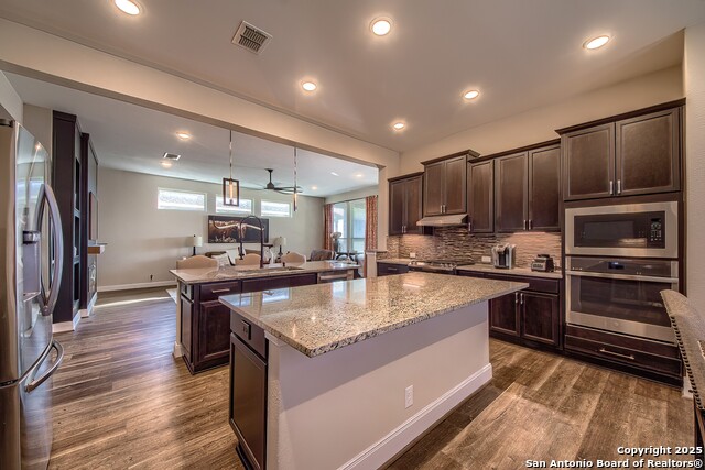 Image 15 of 47 For 950 Lone Cypress