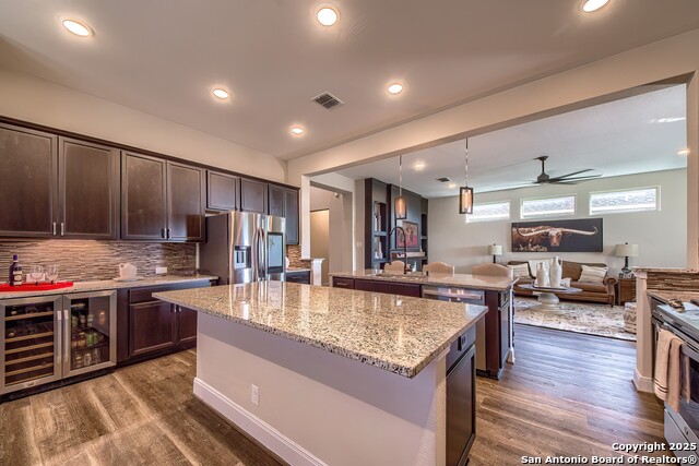 Image 16 of 47 For 950 Lone Cypress