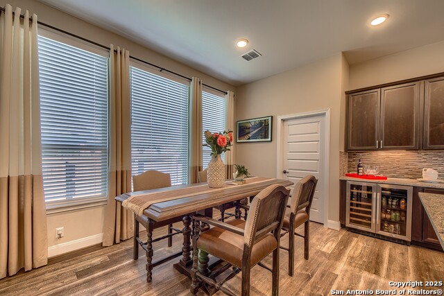 Image 17 of 47 For 950 Lone Cypress