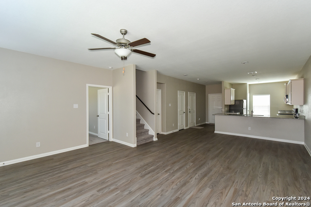 Listing photo id 1 for 3107 Begonia