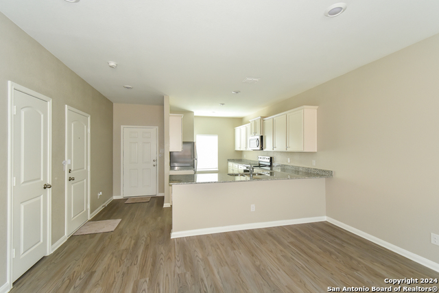 Listing photo id 2 for 3107 Begonia