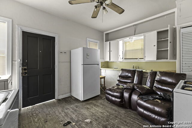 Image 11 of 36 For 6715 Broadway