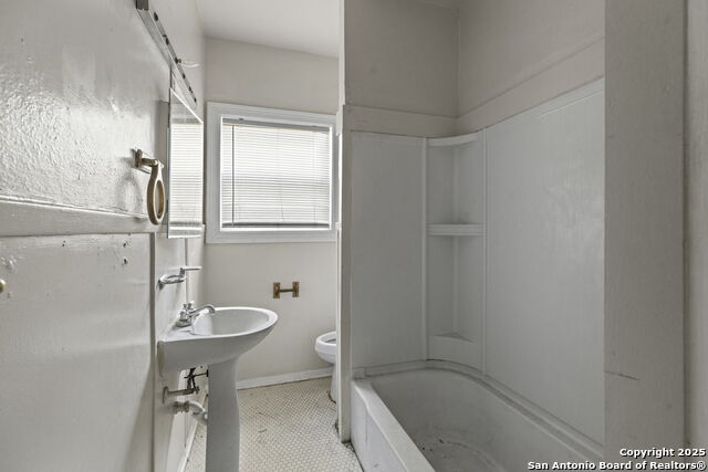 Image 12 of 36 For 6715 Broadway