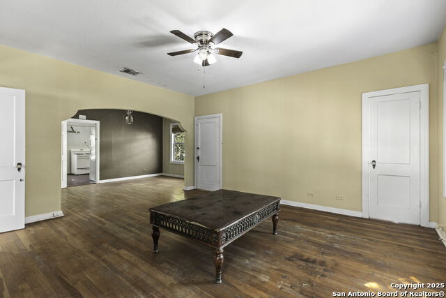 Image 15 of 36 For 6715 Broadway