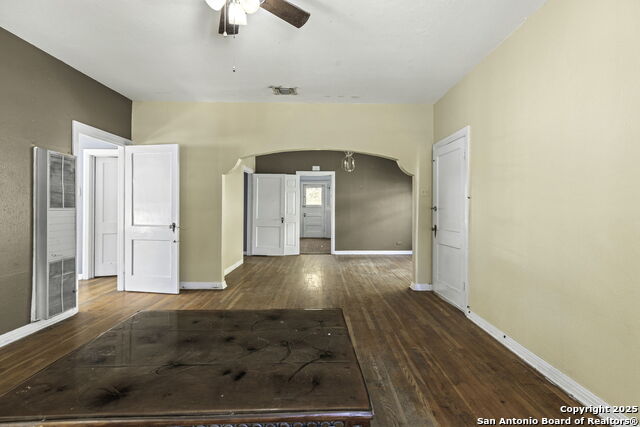 Image 16 of 36 For 6715 Broadway