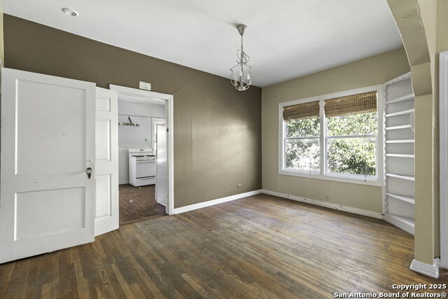 Image 18 of 36 For 6715 Broadway