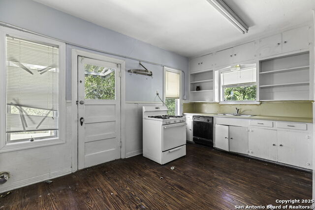 Image 21 of 36 For 6715 Broadway