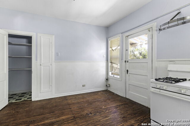 Image 23 of 36 For 6715 Broadway