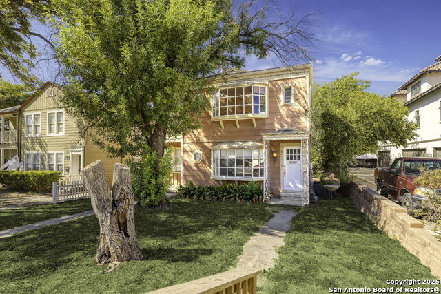 Image 3 of 36 For 6715 Broadway