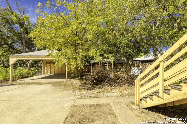 Image 31 of 36 For 6715 Broadway