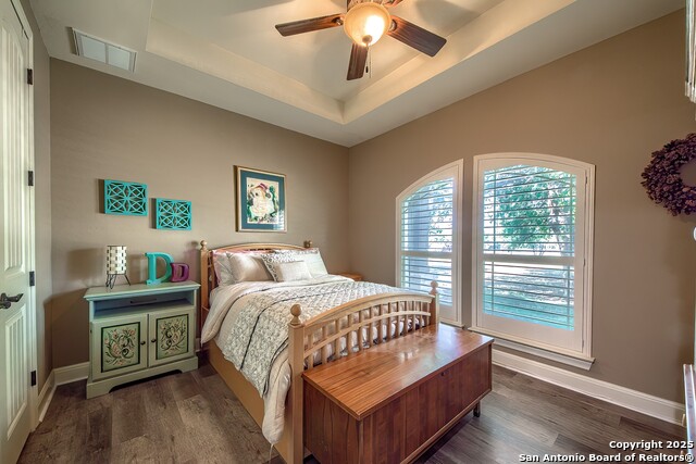 Image 24 of 31 For 144 Woodlands Dr