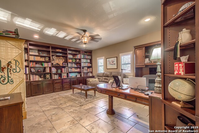 Image 25 of 31 For 144 Woodlands Dr