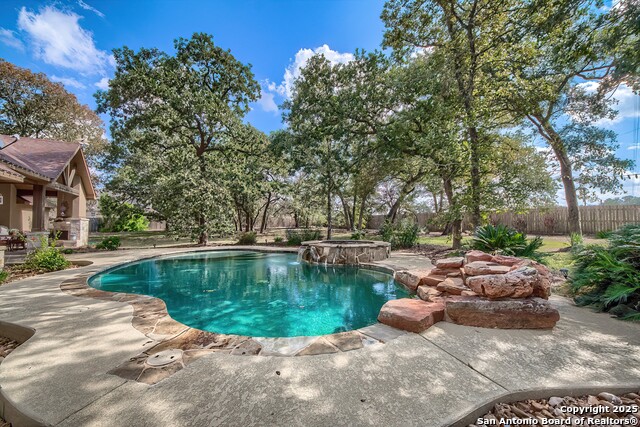 Image 28 of 31 For 144 Woodlands Dr