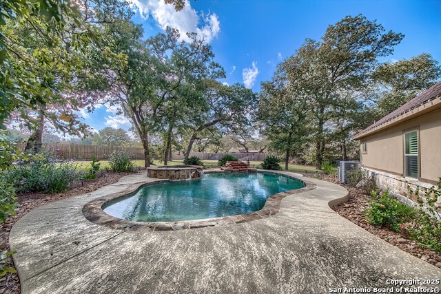 Image 29 of 31 For 144 Woodlands Dr