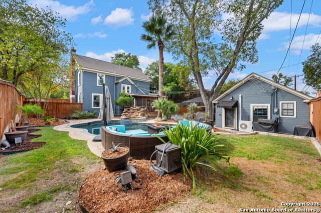 Listing photo id 30 for 119 Rosewood Ave E