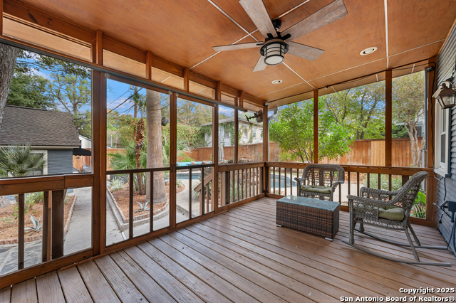 Listing photo id 34 for 119 Rosewood Ave E