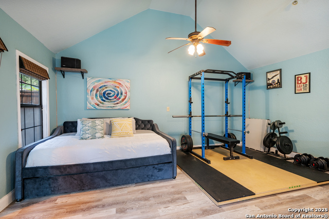 Listing photo id 37 for 119 Rosewood Ave E