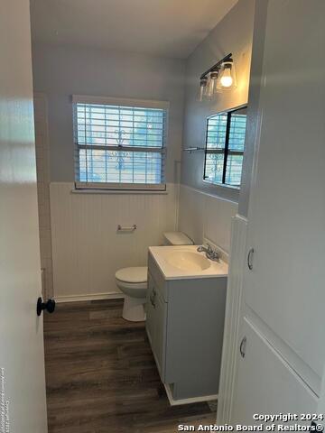 Image 12 of 23 For 4418 Winlock Dr