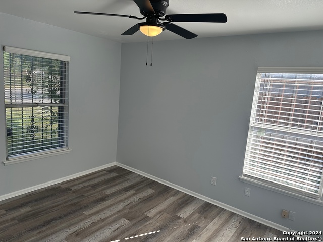 Image 16 of 23 For 4418 Winlock Dr