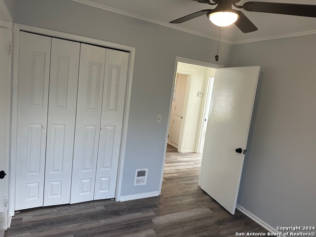 Image 18 of 23 For 4418 Winlock Dr