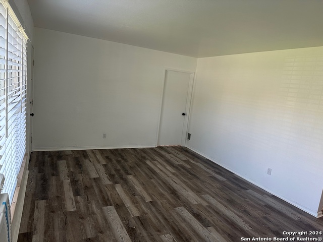 Image 20 of 23 For 4418 Winlock Dr